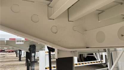 3-Axle 40ft 50T Container Flatbed Semi Trailer - thumbnail 3