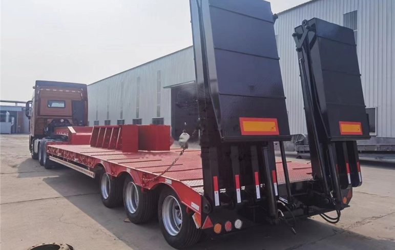Tri-Axle 60T Lowbed Semi Trailer